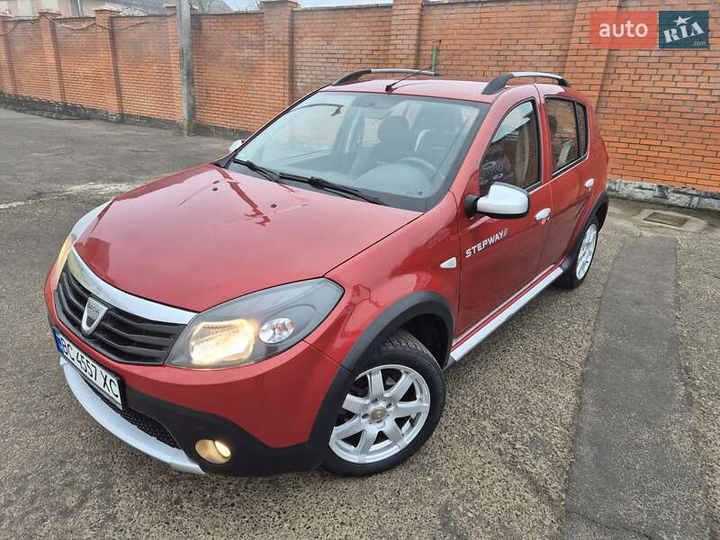 Внедорожник / Кроссовер Dacia Sandero StepWay 2012 в Стрые