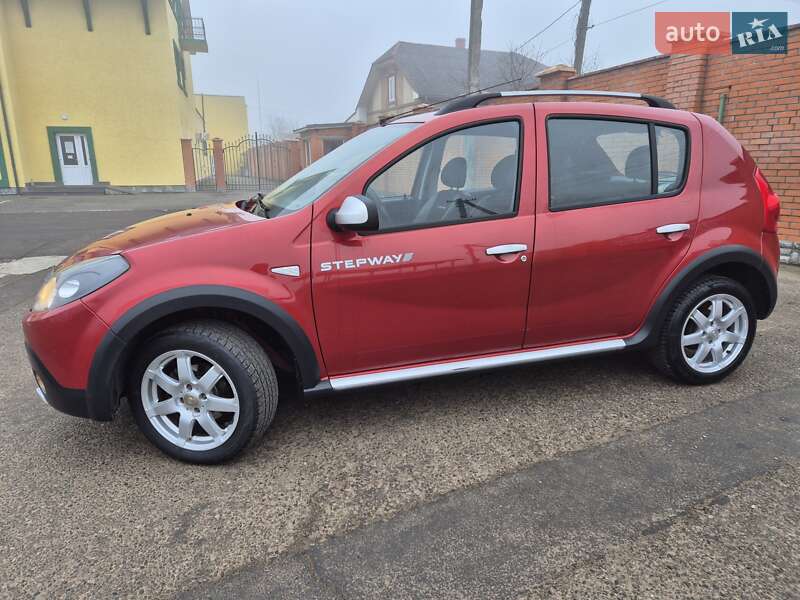 Внедорожник / Кроссовер Dacia Sandero StepWay 2012 в Стрые