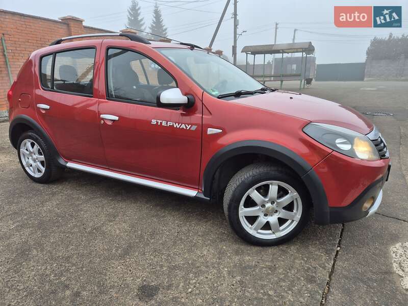 Внедорожник / Кроссовер Dacia Sandero StepWay 2012 в Стрые