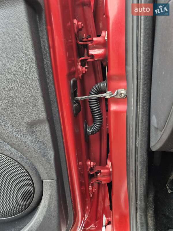 Внедорожник / Кроссовер Dacia Sandero StepWay 2012 в Стрые