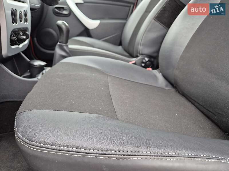 Внедорожник / Кроссовер Dacia Sandero StepWay 2012 в Стрые