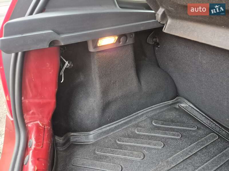 Внедорожник / Кроссовер Dacia Sandero StepWay 2012 в Стрые