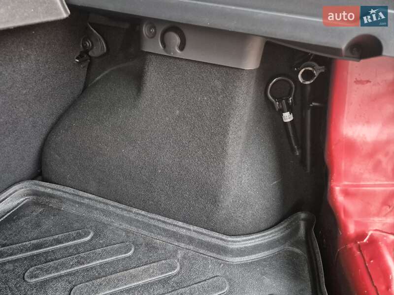 Внедорожник / Кроссовер Dacia Sandero StepWay 2012 в Стрые