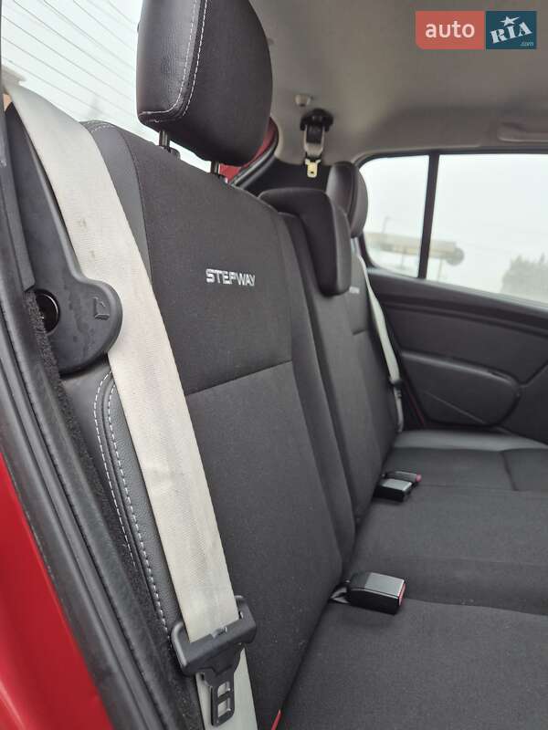 Внедорожник / Кроссовер Dacia Sandero StepWay 2012 в Стрые