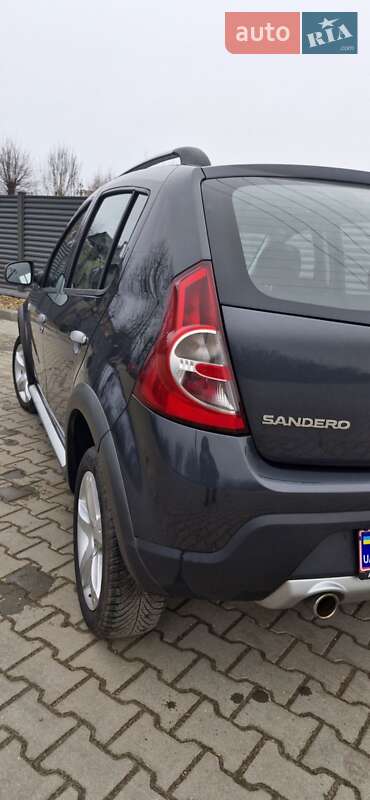 Позашляховик / Кросовер Dacia Sandero StepWay 2012 в Красилові