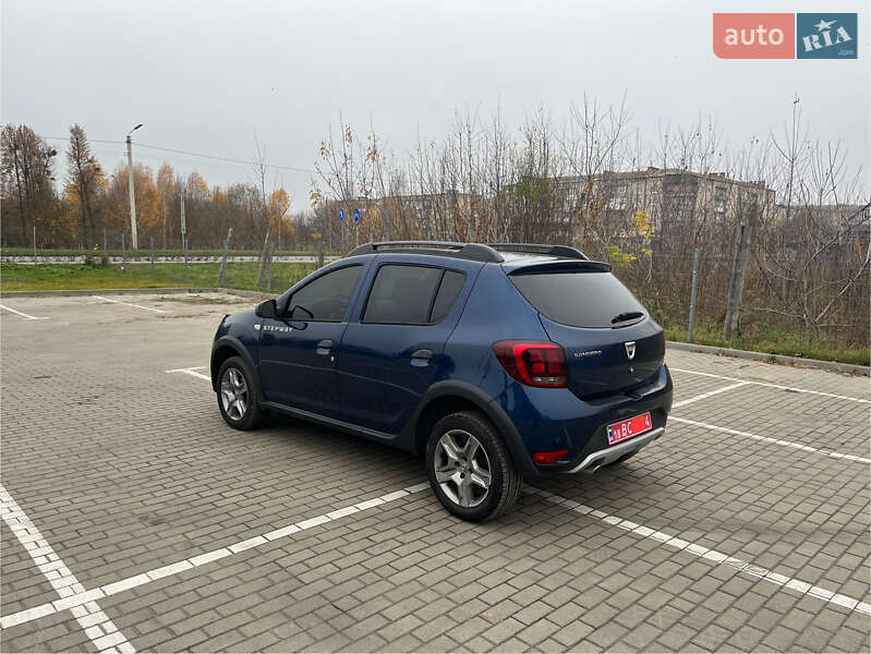 Внедорожник / Кроссовер Dacia Sandero StepWay 2017 в Дубно