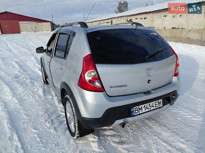Позашляховик / Кросовер Dacia Sandero StepWay 2012 в Шостці