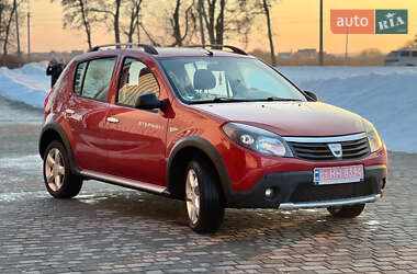 Позашляховик / Кросовер Dacia Sandero StepWay 2011 в Гадячі