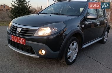 Позашляховик / Кросовер Dacia Sandero StepWay 2011 в Новомиргороді