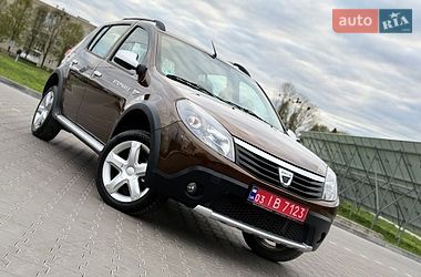 Позашляховик / Кросовер Dacia Sandero StepWay 2012 в Володимирі