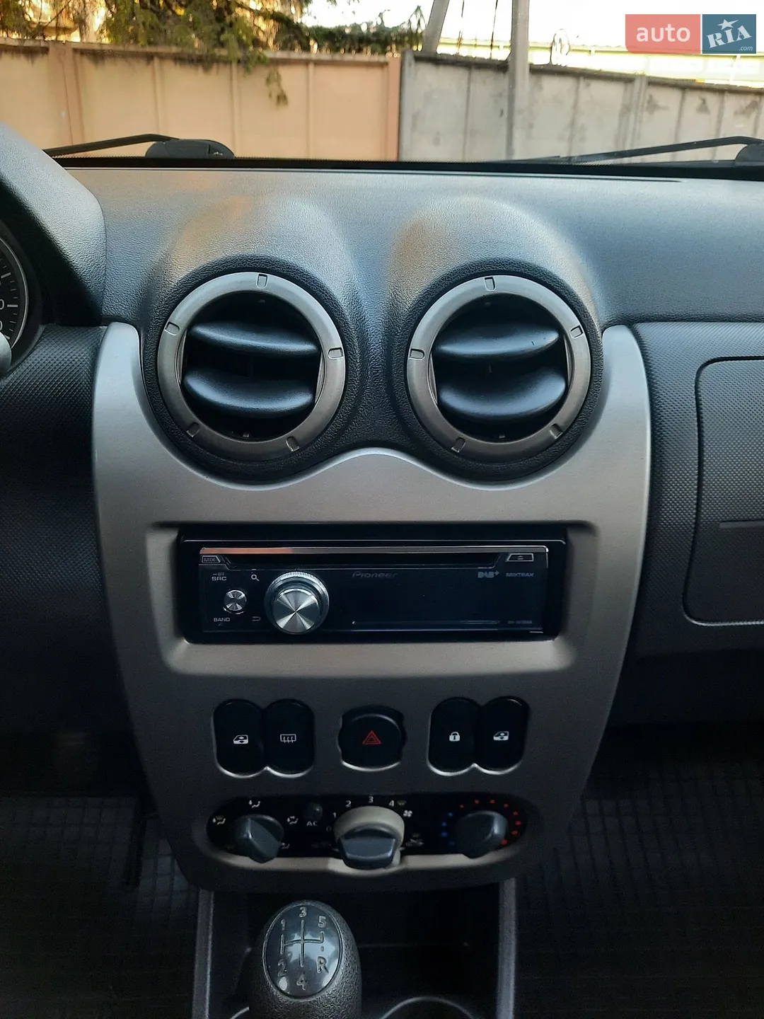2010 Dacia Sandero - мініатюра 28