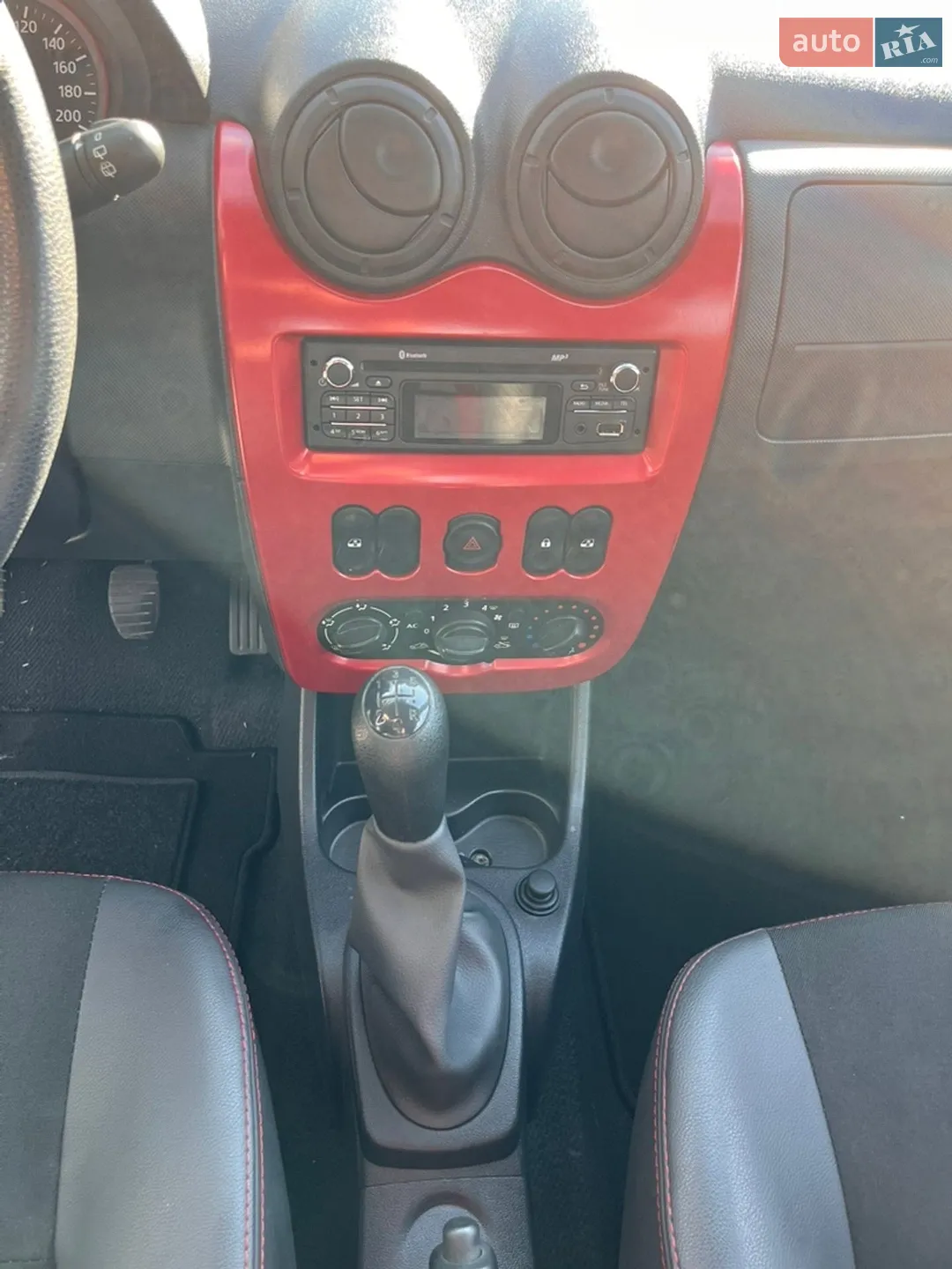 2012 Dacia Sandero - мініатюра 29