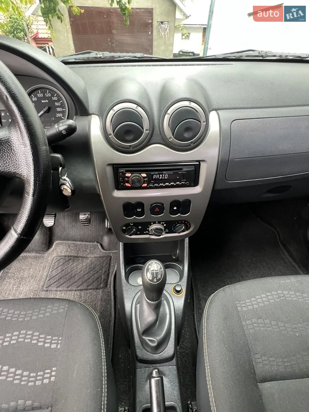 2010 Dacia Sandero - мініатюра 23