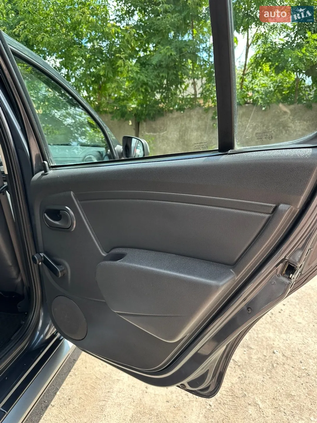 2010 Dacia Sandero - мініатюра 13