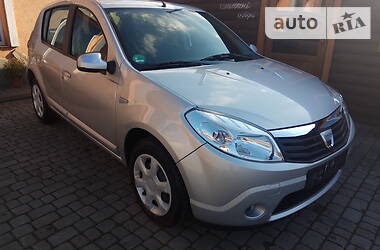 Хетчбек Dacia Sandero 2009 в Самборі