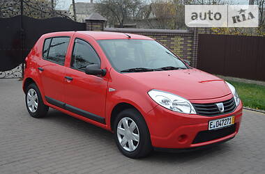 Хэтчбек Dacia Sandero 2009 в Дубно