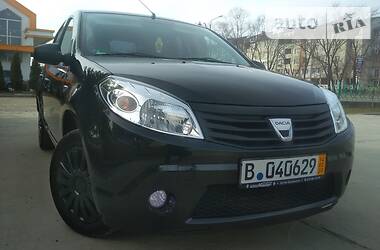 Хэтчбек Dacia Sandero 2009 в Самборе