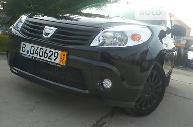 Хэтчбек Dacia Sandero 2009 в Самборе