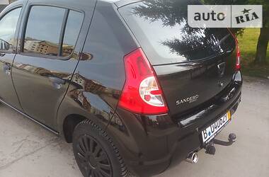 Хэтчбек Dacia Sandero 2009 в Самборе