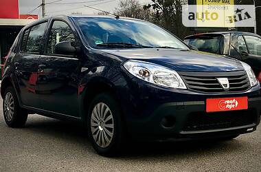 Хэтчбек Dacia Sandero 2010 в Киеве