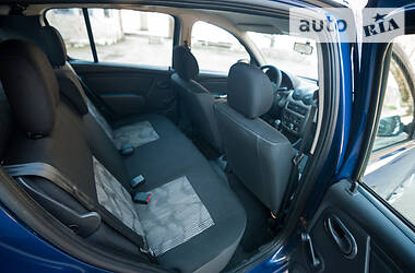 Хетчбек Dacia Sandero 2009 в 