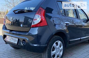 Хетчбек Dacia Sandero 2008 в 