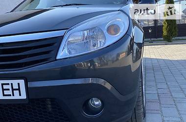Хетчбек Dacia Sandero 2008 в 
