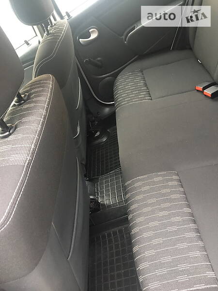 Хетчбек Dacia Sandero 2011 в Бердичеві