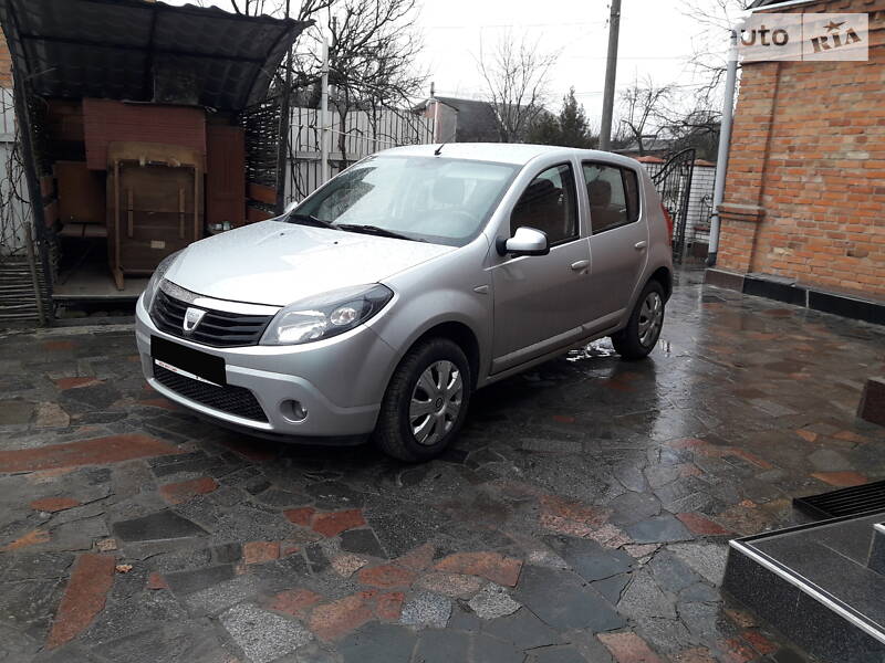 Хетчбек Dacia Sandero 2011 в Бердичеві