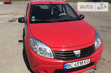 Хетчбек Dacia Sandero 2010 в 