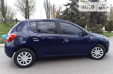 Хэтчбек Dacia Sandero 2013 в Виннице