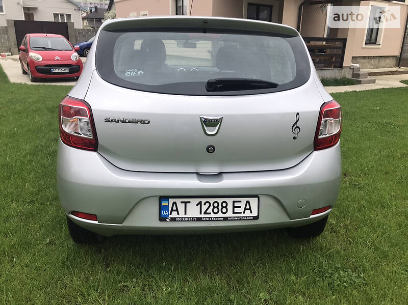 Хэтчбек Dacia Sandero 2016 в Ивано-Франковске