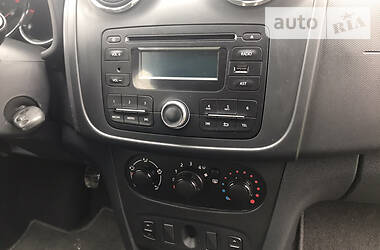 Хетчбек Dacia Sandero 2016 в 