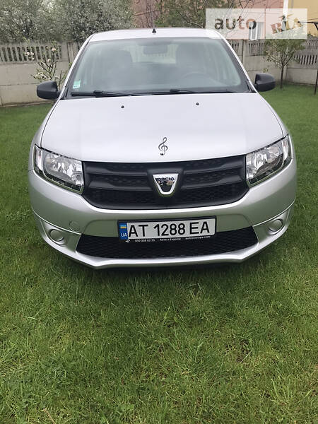 Хэтчбек Dacia Sandero 2016 в Ивано-Франковске