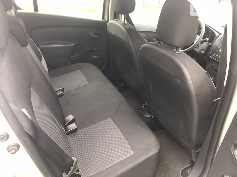 Хэтчбек Dacia Sandero 2016 в Ивано-Франковске