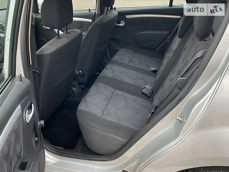 Хетчбек Dacia Sandero 2009 в Києві