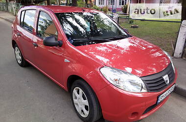 Хетчбек Dacia Sandero 2009 в 