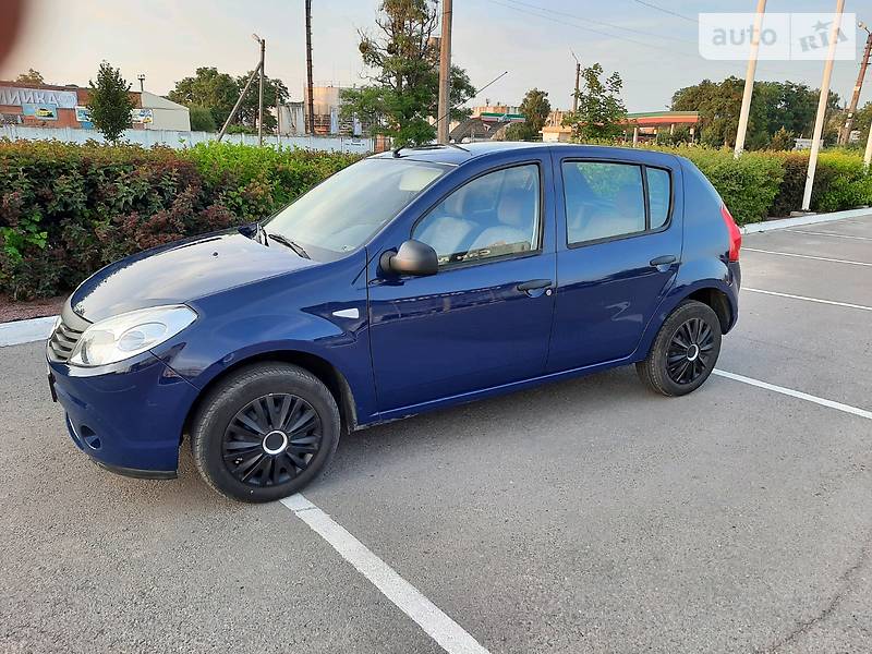 Хетчбек Dacia Sandero 2010 в Полтаві фото 16 Хетчбек Dacia Sandero 2010 в Полтаві