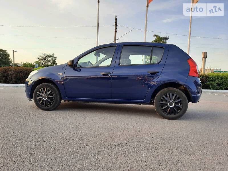 Хетчбек Dacia Sandero 2010 в Полтаві фото 78 Хетчбек Dacia Sandero 2010 в Полтаві