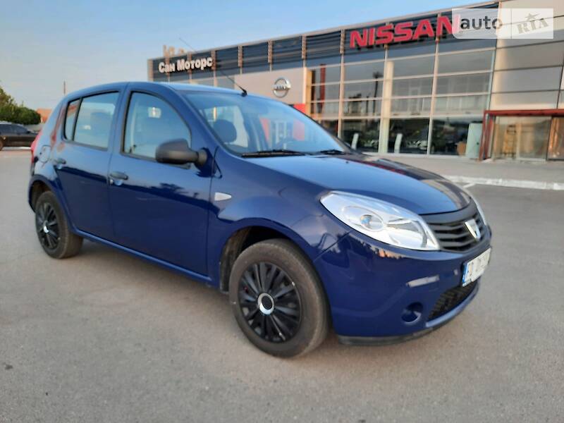 Хетчбек Dacia Sandero 2010 в Полтаві фото 86 Хетчбек Dacia Sandero 2010 в Полтаві