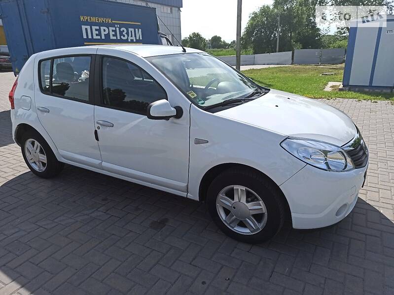 Хетчбек Dacia Sandero 2009 в Кременчуці