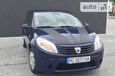 Хетчбек Dacia Sandero 2011 в Дрогобичі