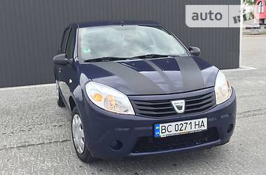 Dacia Sandero 2011