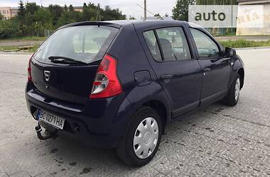 Хетчбек Dacia Sandero 2011 в Дрогобичі