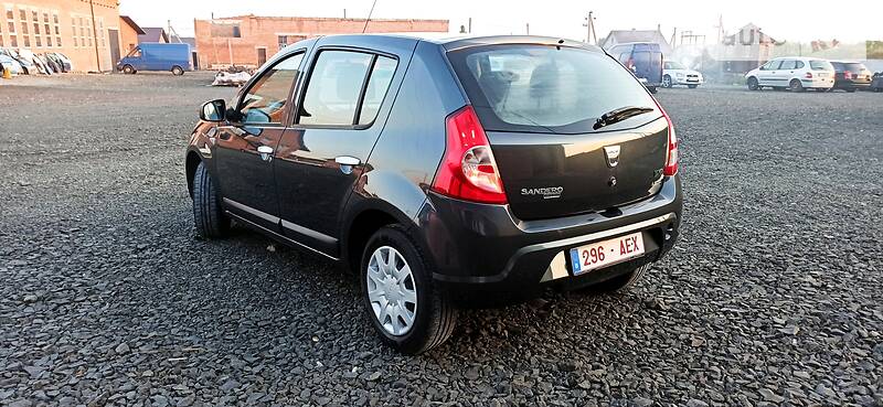 Хетчбек Dacia Sandero 2008 в Луцьку