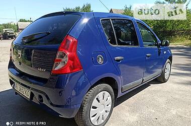 Хэтчбек Dacia Sandero 2009 в Житомире