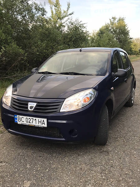 Хетчбек Dacia Sandero 2011 в Дрогобичі