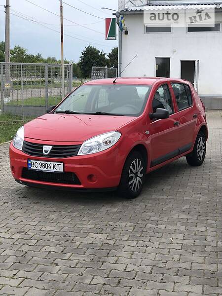 Хэтчбек Dacia Sandero 2009 в Дрогобыче