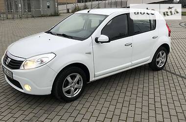 Хэтчбек Dacia Sandero 2009 в Львове