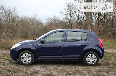 Хэтчбек Dacia Sandero 2009 в Сумах